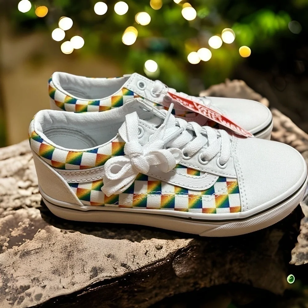 Vans Gradient Rainbow Check Old Skool Sneakers Shoes NEW Sz 1 Youth Kids White